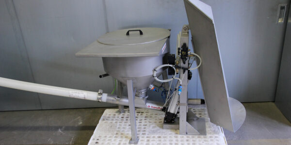 Bag dump station with lifting device - used