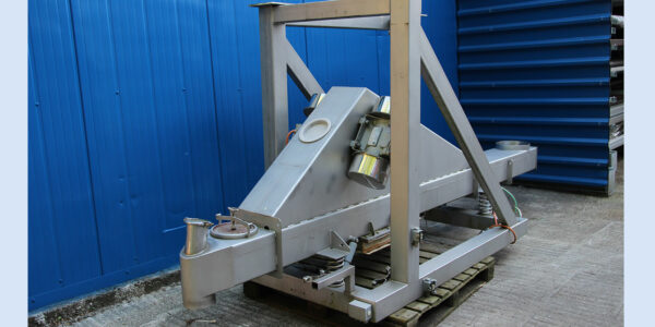 Vibrating conveyor - used