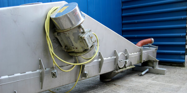 Vibrating conveyor - used